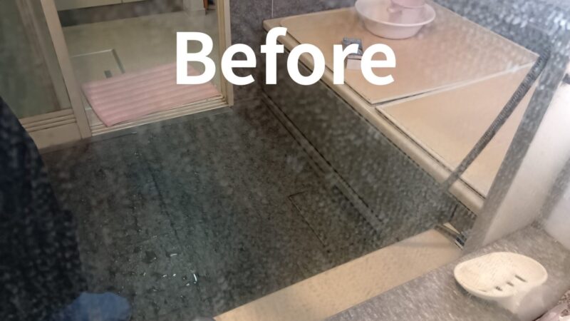 鏡の鱗で白くなってる様子