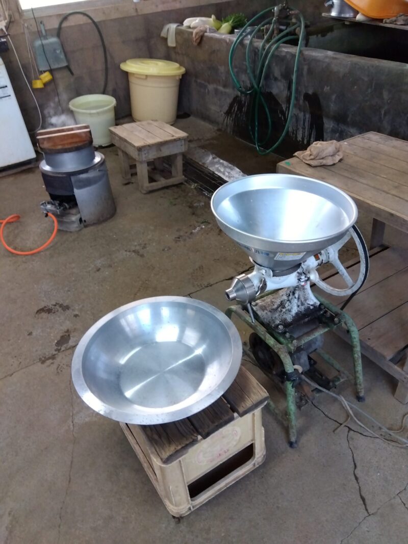 伸し餅機作業風景